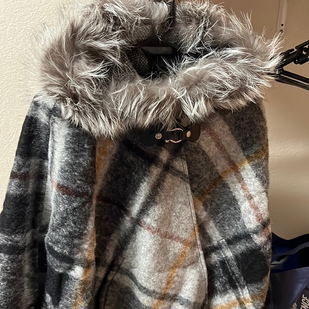 Hiso wool blend cape with silver fox fur trimmed hood